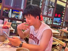 -肥肥虾庄·金牌油焖大虾(首义路店)