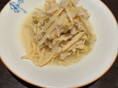 临安手撕羊尾竹笋-庐灶江南·江南菜·四合院Bistro(东直门雍和宫·原华侨宾馆店)