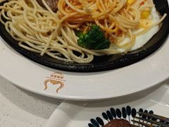 -汤姆家的牛排意面披萨(新城市广场店)