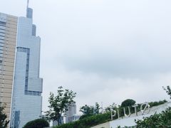 -UNI UNI(环亚凯瑟琳店)