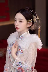 -衣贝姿婚纱礼服馆