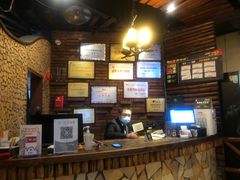 -何师烧烤·香辣蟹·川菜·30年老品牌(太古里旗舰店)