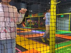 -蹦蹦跳跳(新奥购物中心店)