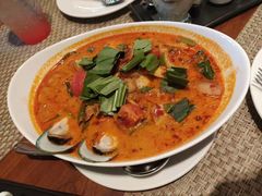 -Chom Cafe and Restaurant