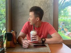 -Chom Cafe and Restaurant