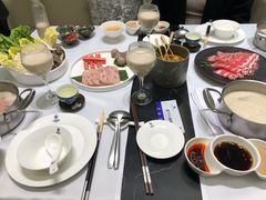 -红鼎豆捞·非遗鲍皇汤火锅(宝丰路店)