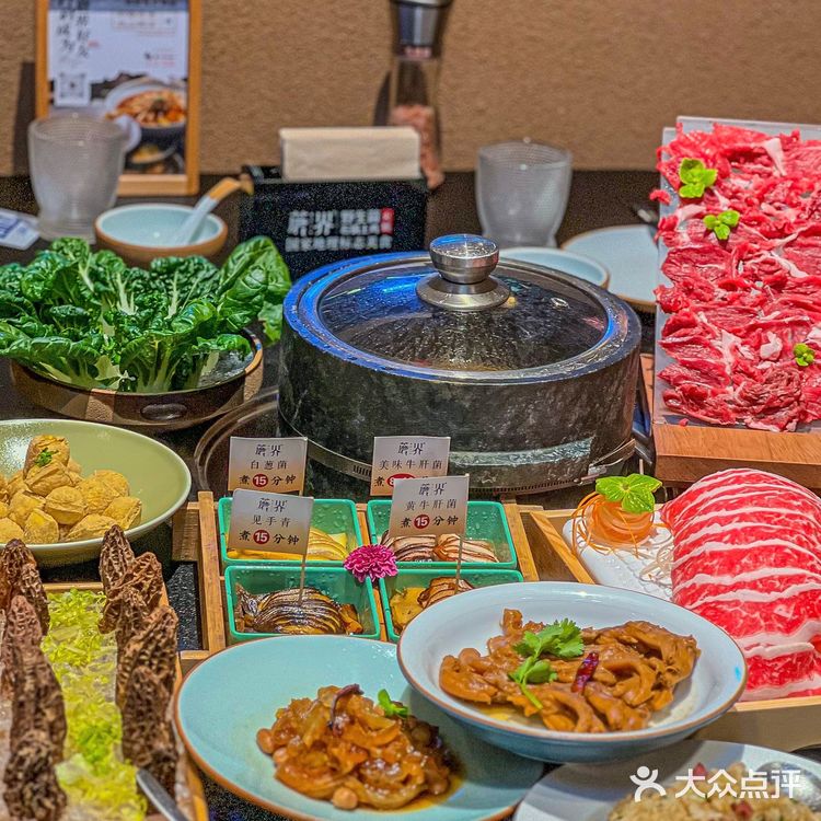 在深圳，首家野生菌石锅土鸡，一口鲜掉牙❗️