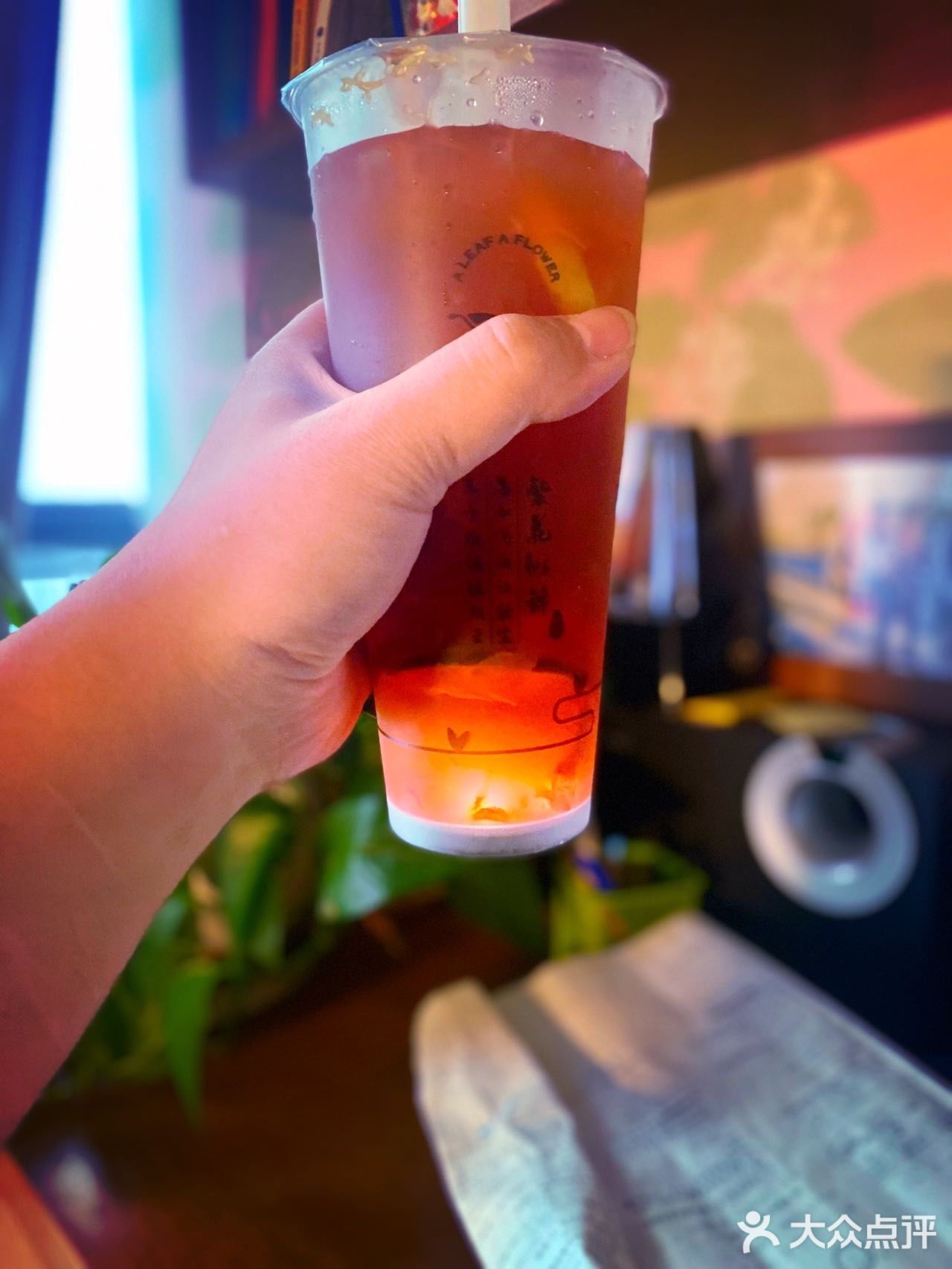 一叶亦花🌸有夜光杯的本土茶饮