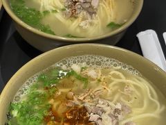 -亮亮面馆(经六路店)