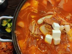 部队火锅-HONGA HONGA雄家(曹路店)