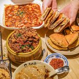 排队王来双子塔了👑跷脚牛肉只要💰1r