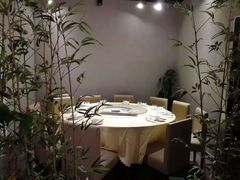 -莲餐厅·湖北菜·潜江小龙虾店(愚园路店)