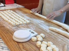 -蝴蝶里·粤菜·点心(滨江龙湖店)