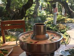 -Chom Cafe and Restaurant