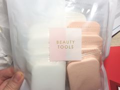 -名创优品(北京新中关购物中心地铁层店)