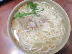 -亮亮面馆(经六路店)