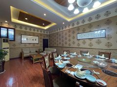 包厢-周老三跷脚牛肉·全牛火锅(非遗传承店)