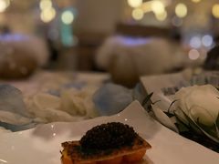 有机蛋黄吐司鱼子酱和香草-Jean Georges