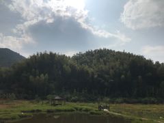 -梅岭月亮湾山体公园