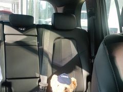 -上海星瀚奔驰4S店(红柳路店)