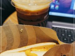 -星巴克(昆明机场III店)