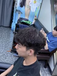 -藤野造型专业烫染接发