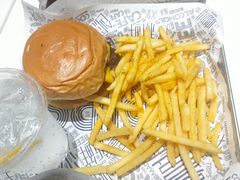 -TRIPS BURGER(大钟寺店)