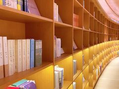 -新华文创·光的空间