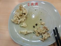 图片描述：吐出来的全是生面粉的疙瘩，服务员竟然说这已经熟了……-老盛兴汤包馆(江宁一店)