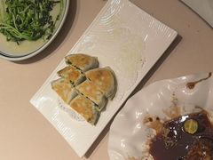 -八府香鸭·啫啫煲(华山路店)