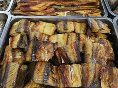 咸鱼-鸿运美食府