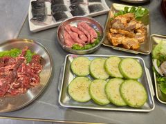 -围炉肉舍丹东海鲜烤肉·烤活鳗(步行街店)
