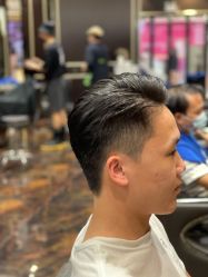 点击看大图 -八佰伴8008星级形象店