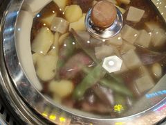 -哈尔滨烧烤·山河村铁锅炖(交大店)