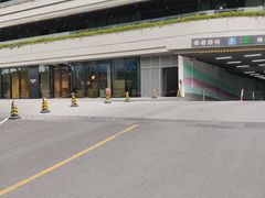 -白玉兰广场停车场