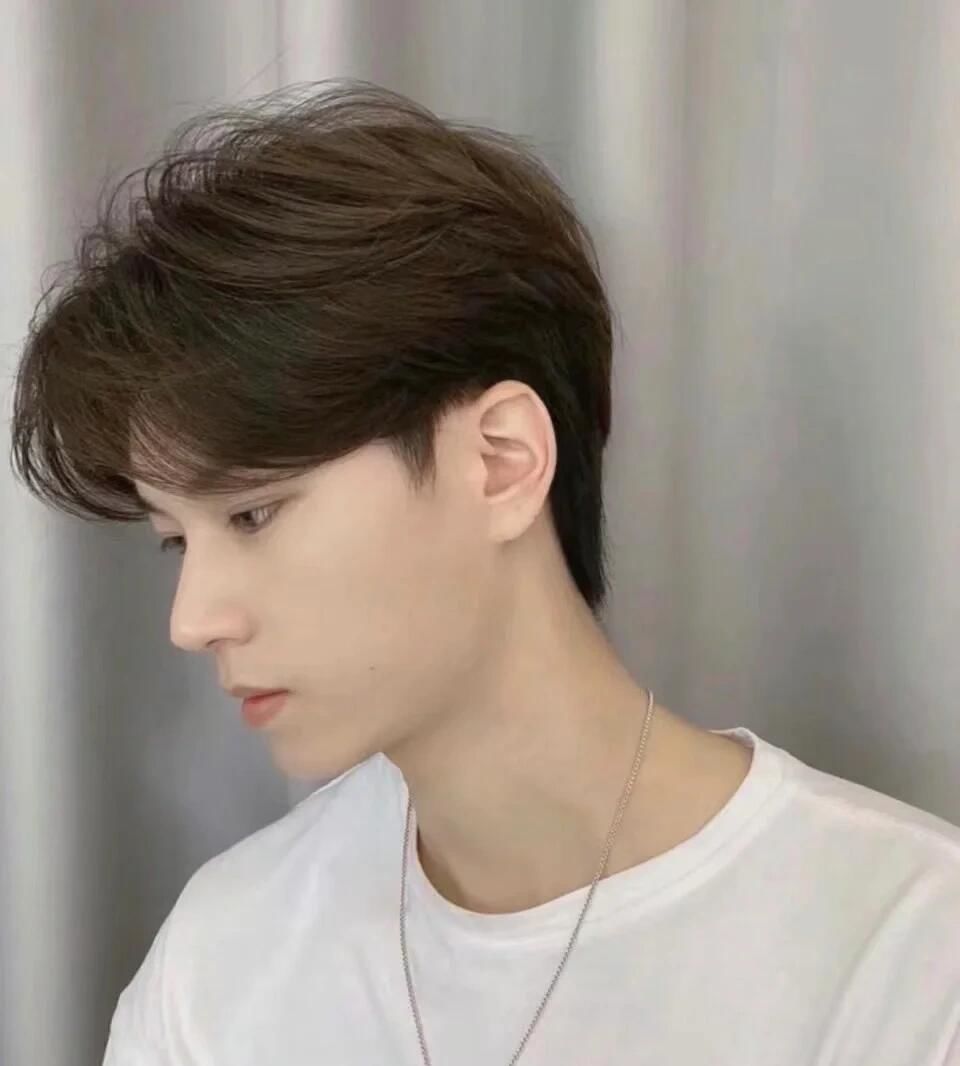 飘逸salon 男士雾棕发色
先生