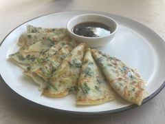 老北京糊塌子配蒜汁-唐廊烤鸭店(工体店)