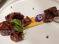 低温慢火澳洲小牛肉-悦融琥珀·京鲁菜·海味珍品(西单店)