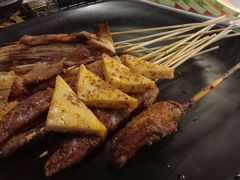 -何师烧烤·香辣蟹·川菜·30年老品牌(太古里旗舰店)