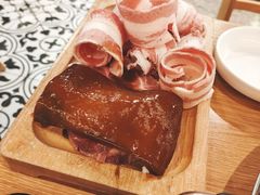 -江南猪肉商会无限续吃(弘大店)