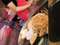梨大爷粑粑-罍+村卤菜摊(罍街店)