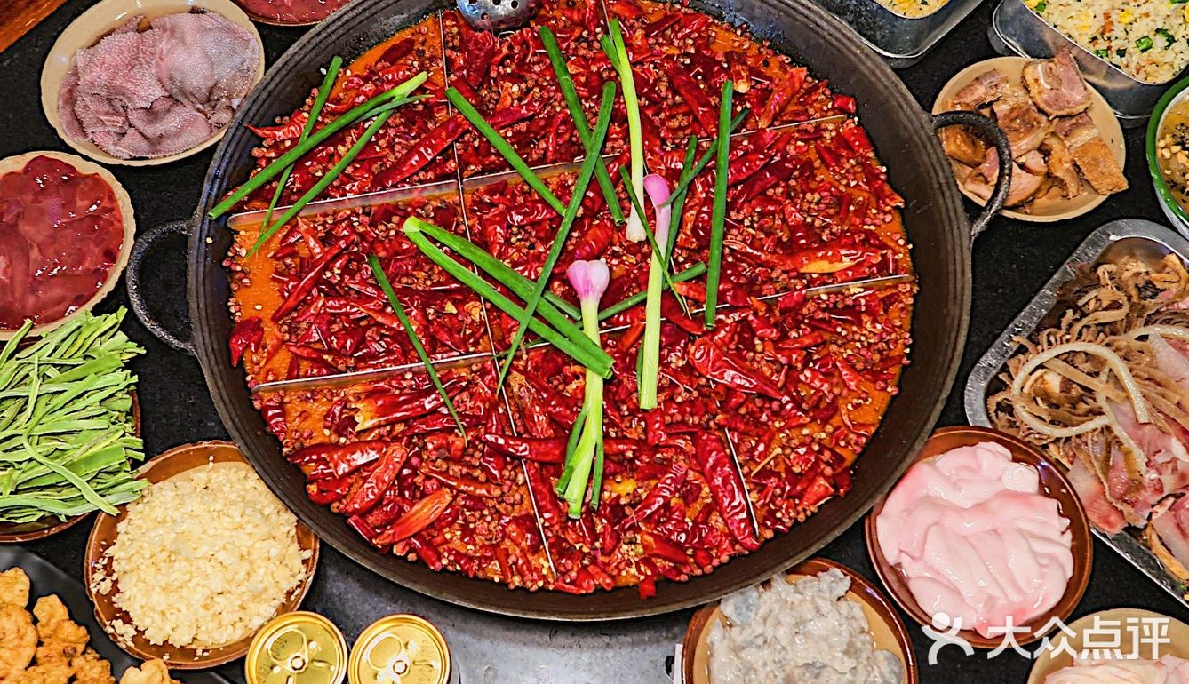 重庆|老巷子居然吃到一头牛 这家火锅绝了！