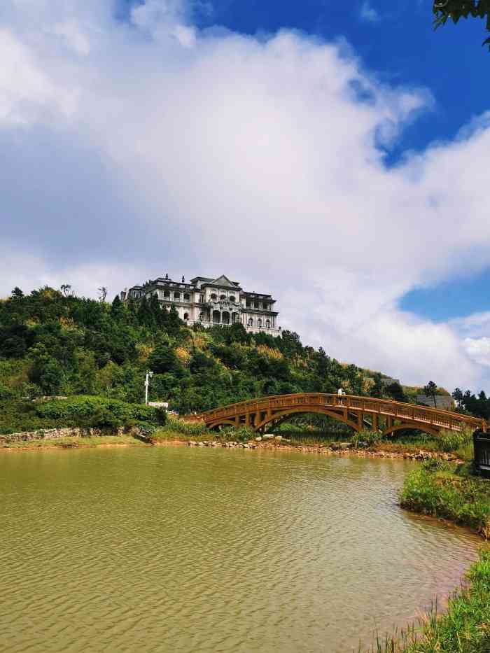 鼓岭柱里景区"几年前鼓岭还是人烟稀少,没车的人上去一趟.