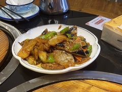 地三鲜-东北哈尔滨酱骨头馆房掌柜铁锅炖