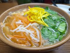 -云海肴·汽锅鸡·云南菜(天山百盛优客店)