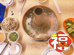 -洞庭洲·防空洞火锅·铜锅涮肉·烧烤(新百广场店)