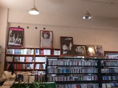 -麦田书店(国防路店)