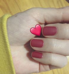 -蜜丝卡伦美甲美睫半永久