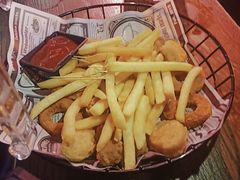 -UP嘻哈酒吧(粉巢店)