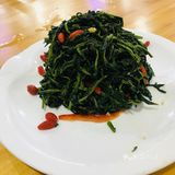 枸杞叶第一次吃，有股清香，棒棒的。这个店在当地很受欢迎